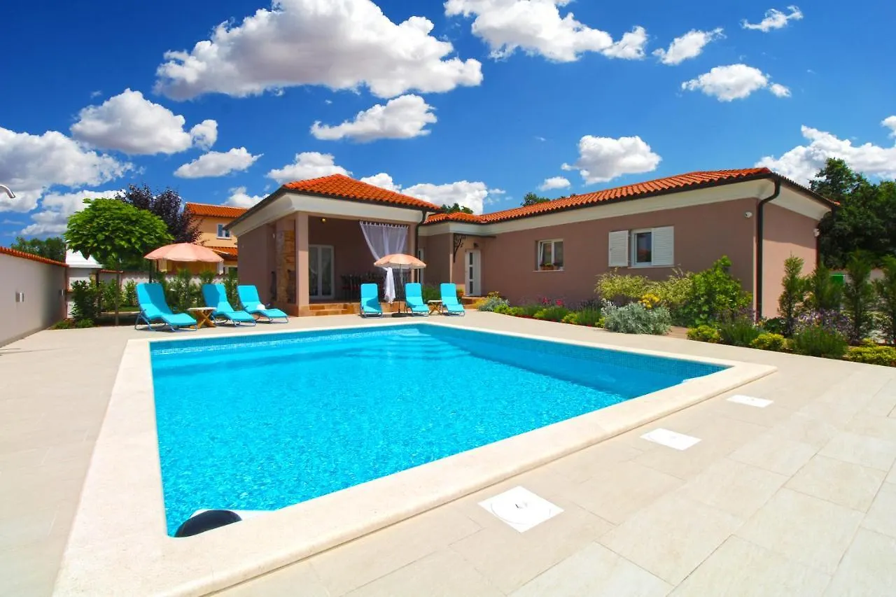 Holiday home Villa Olgica 2269 Pula